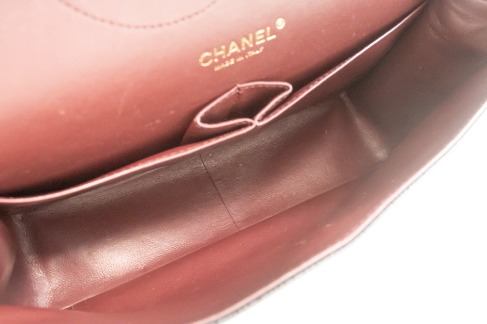 CHANEL Classic Grand sac à bandoulière en cuir de veau grainé 11" Noir L65