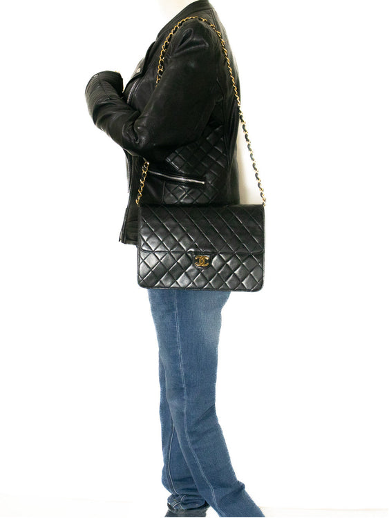 CHANEL Chain Shoulder Bag Clutch Sort Quiltet Flap i Lammeskind k13 hannari-shop