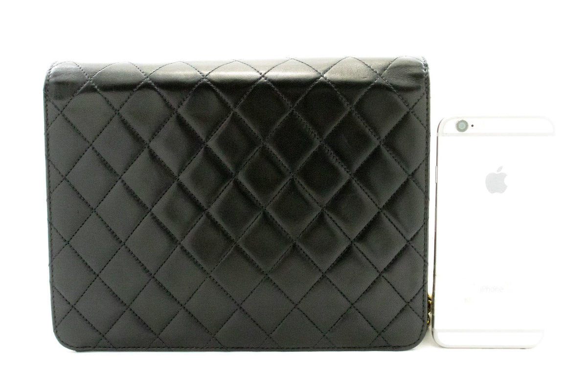 CHANEL Petit sac à bandoulière à chaîne pochette noir matelassé à rabat en agneau ao7 — vue de dos hannari-shop
