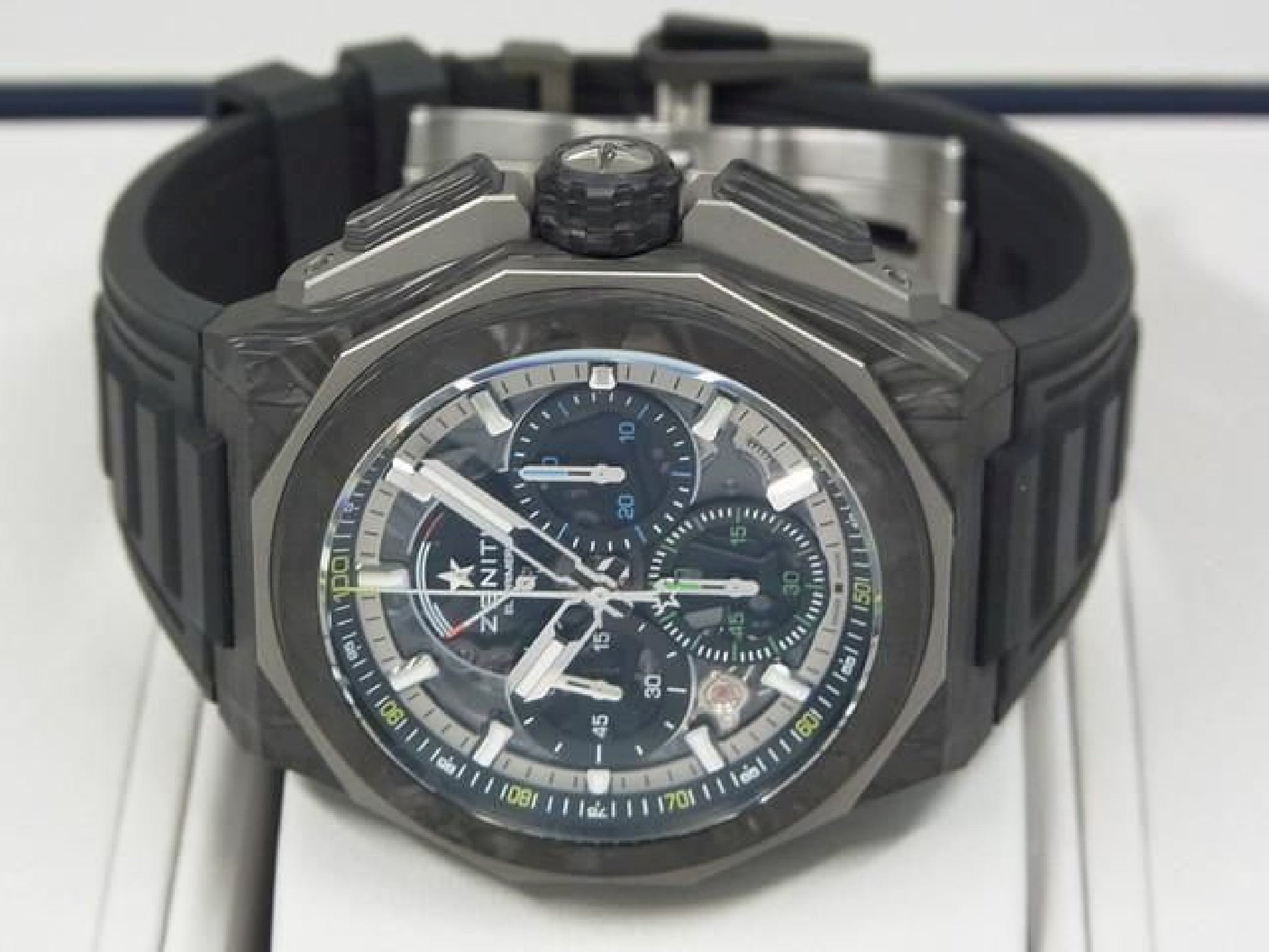 ZENITH Defy extreme Carbon 10.9100.9004/22.I200 Article authentique Homme 192616198 hannari-shop