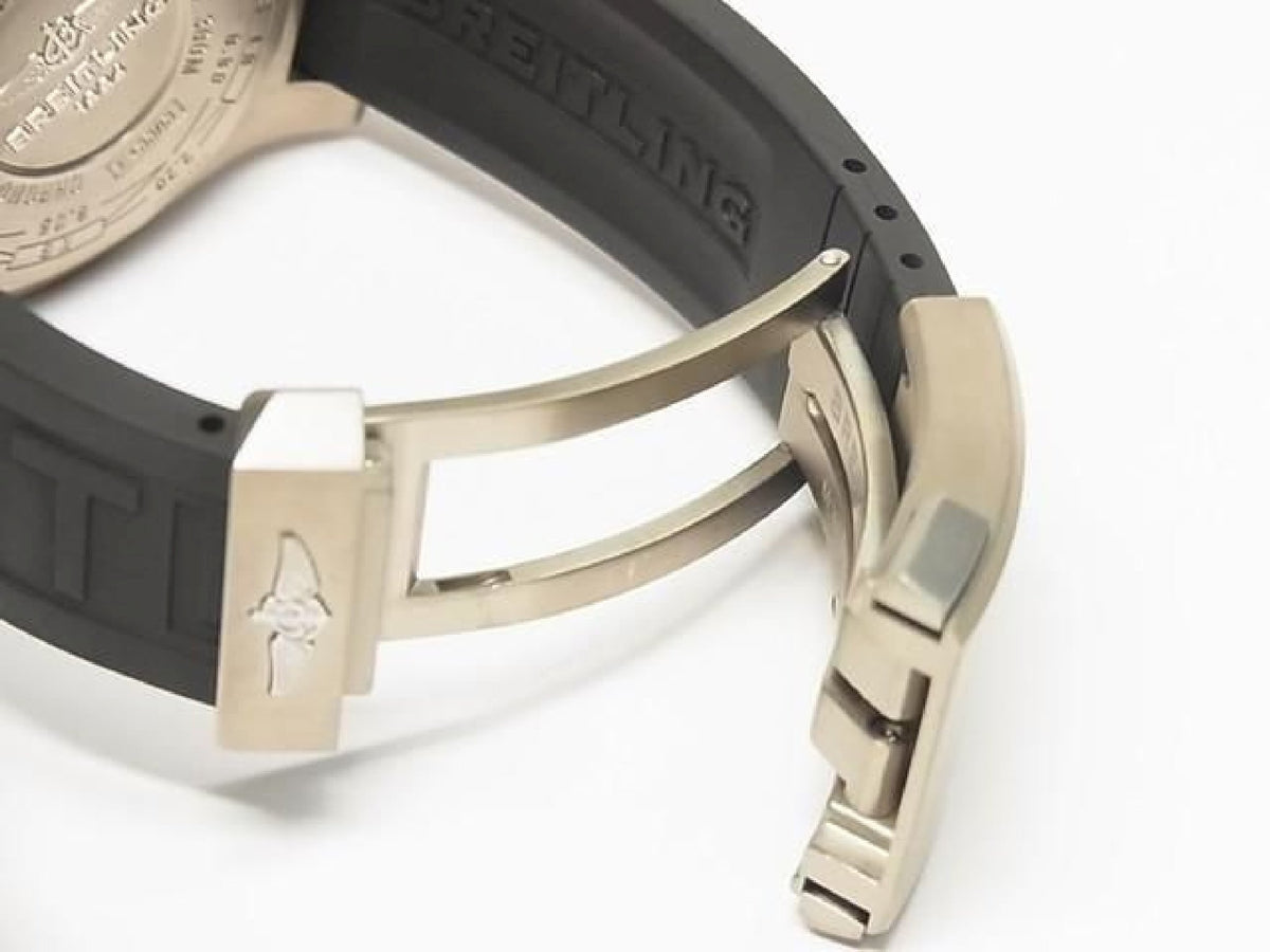 BREITLING Avenger Bandit Titanium E1338310/M534 Mens 192927454 hannari-shop