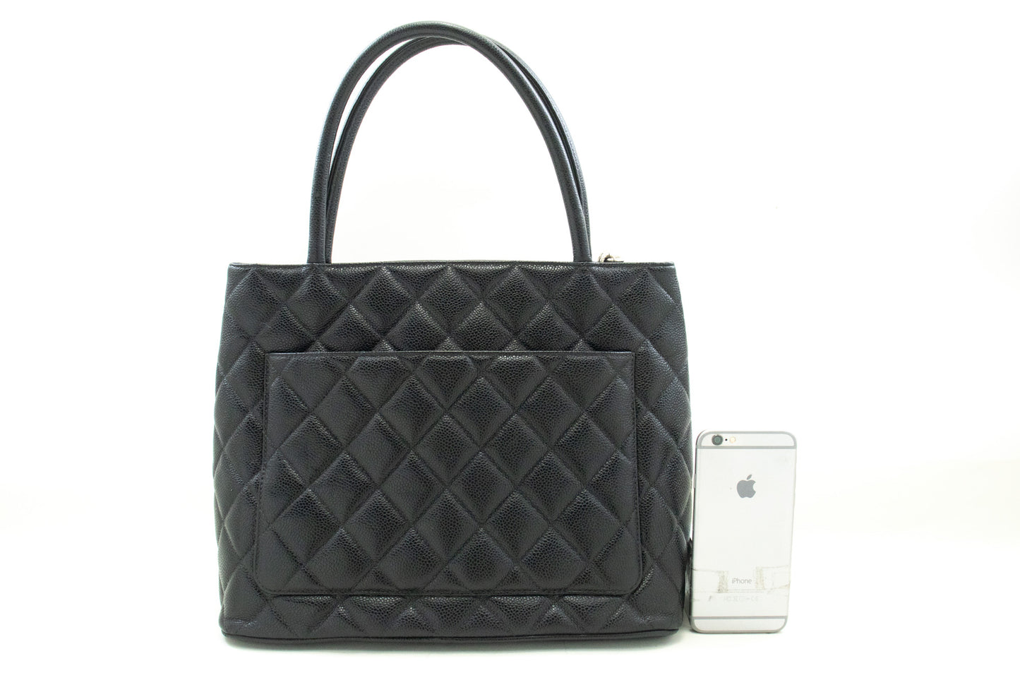 CHANEL Schultertasche aus silberner Medaillon-Caviar-Leder, Einkaufstasche, Schwarz, SV n42 hannari-shop