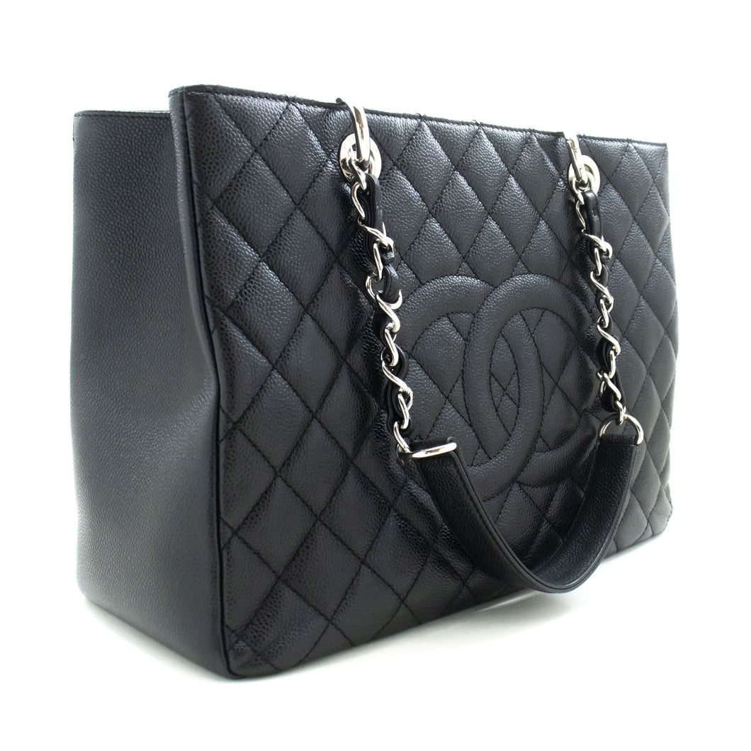 CHANEL Grained Calfskin GST 13