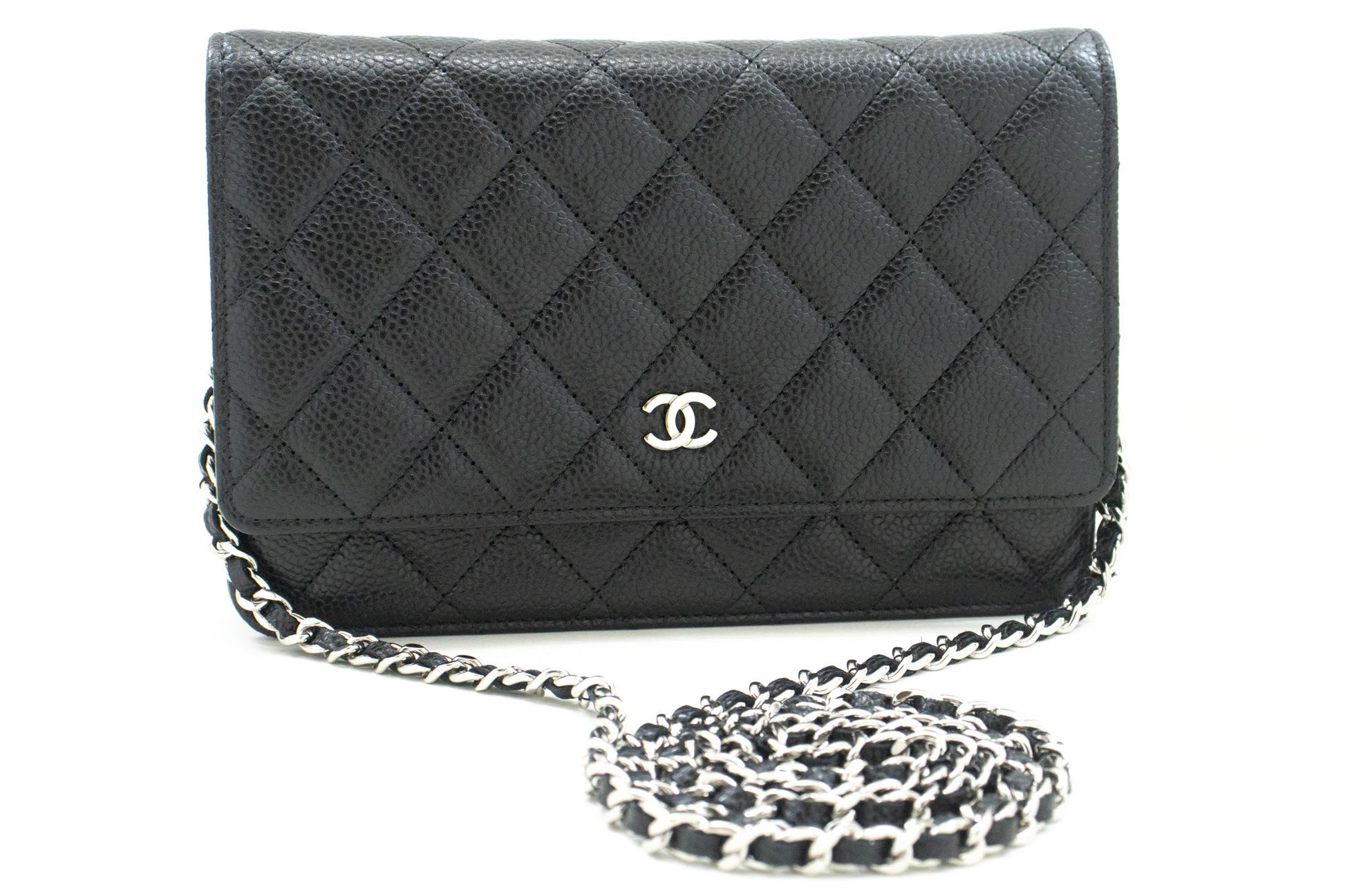 CHANEL Wallet On Chain WOC i kornet kalveskind, sort skuldertaske p60 hannari-shop