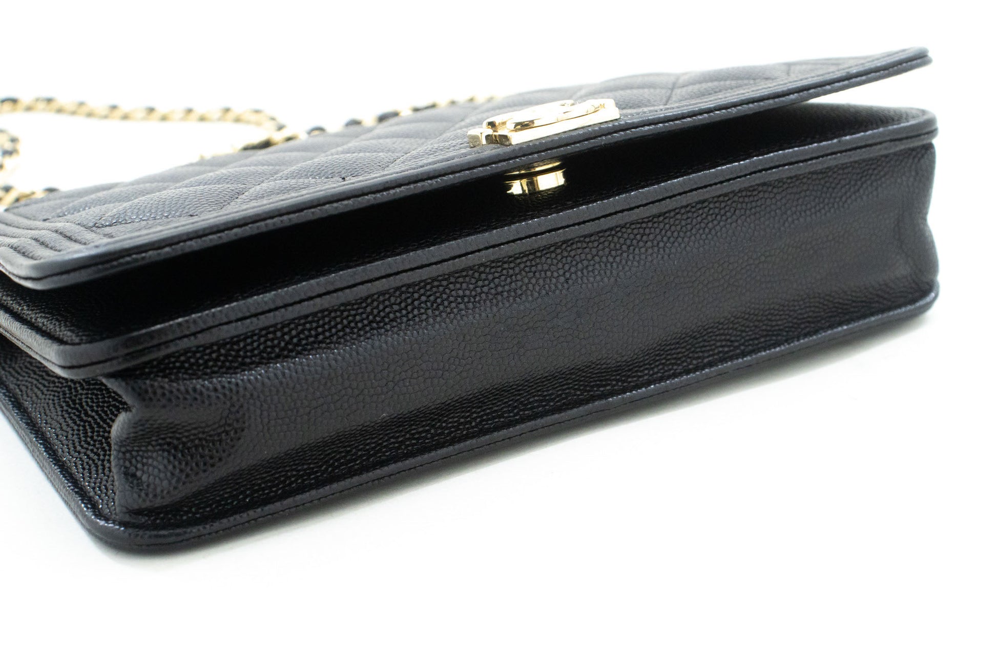 Portefeuille CHANEL Boy noir en veau grainé avec chaîne WOC sac à rabat p66 hannari-shop