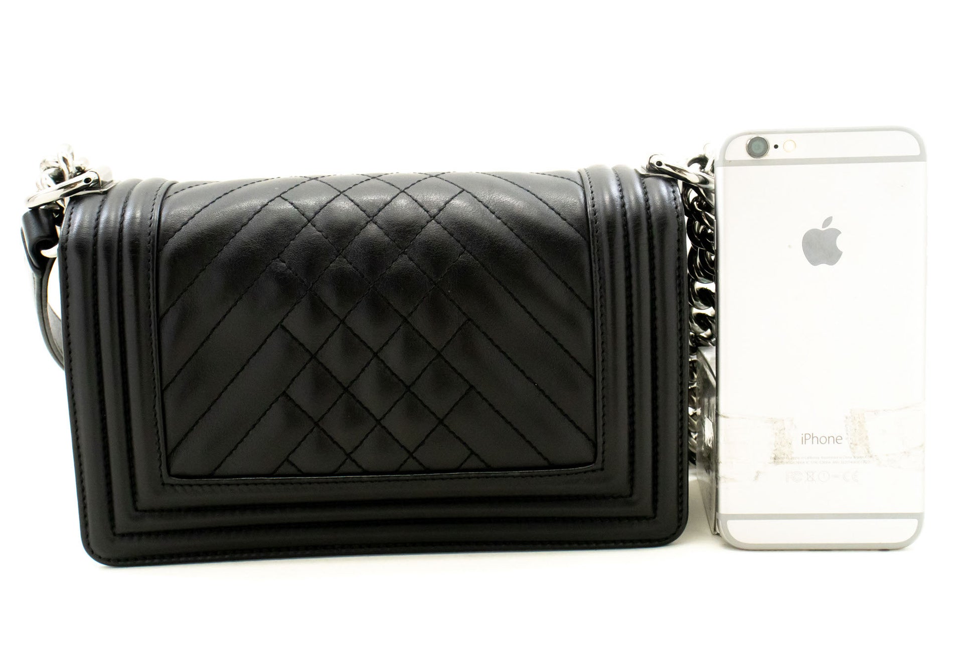 CHANEL Small Boy Chain Skuldertaske Sort Quiltet Klap Kalveskind p93 hannari-shop