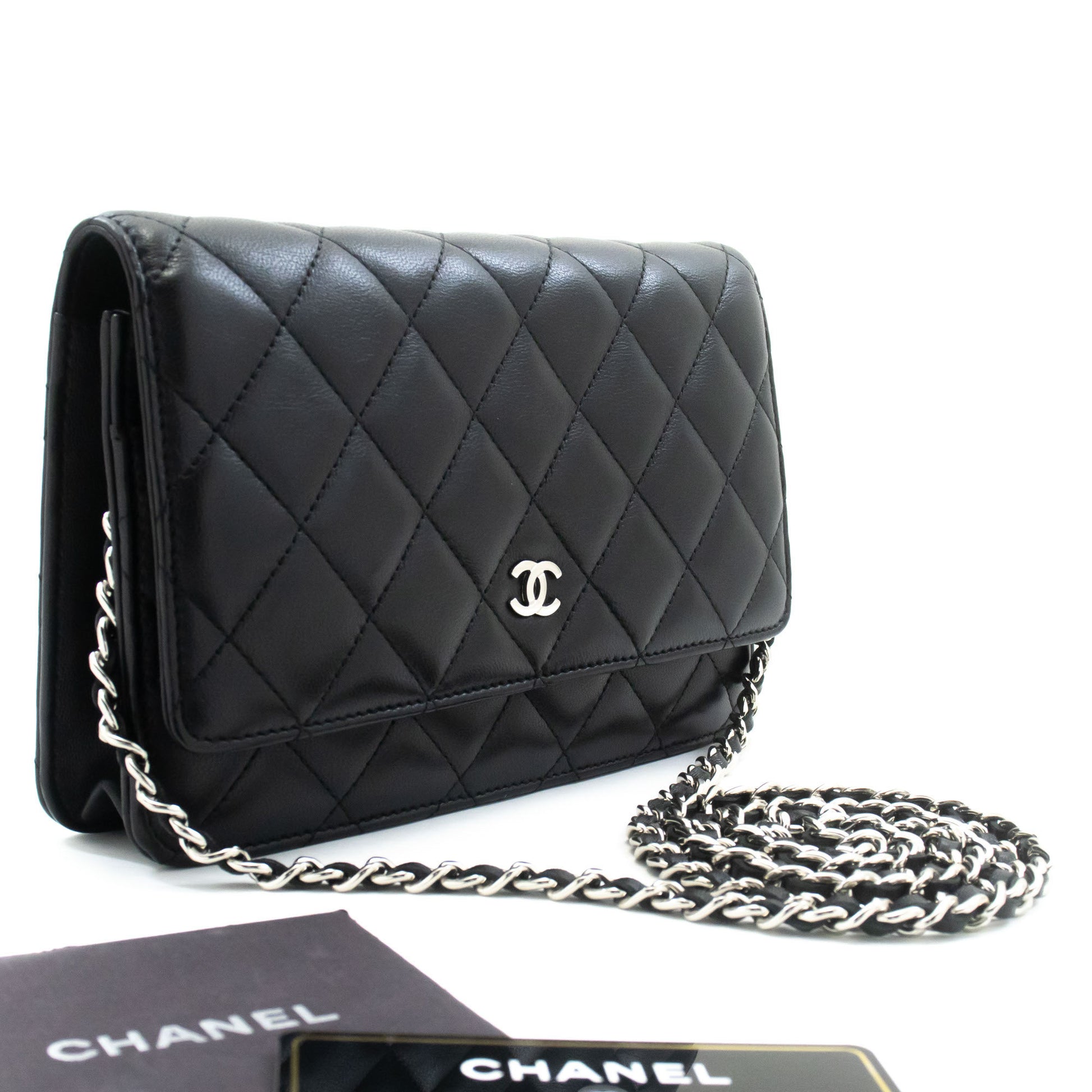 Sac à bandoulière CHANEL Black Classic Wallet On Chain WOC en agneau ab8 hannari-shop