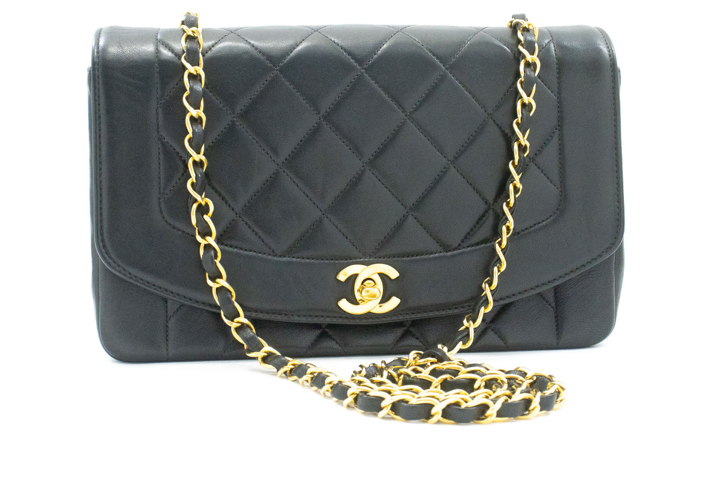 Sac à bandoulière matelassé CHANEL Diana Flap en agneau noir ah2 hannari-shop