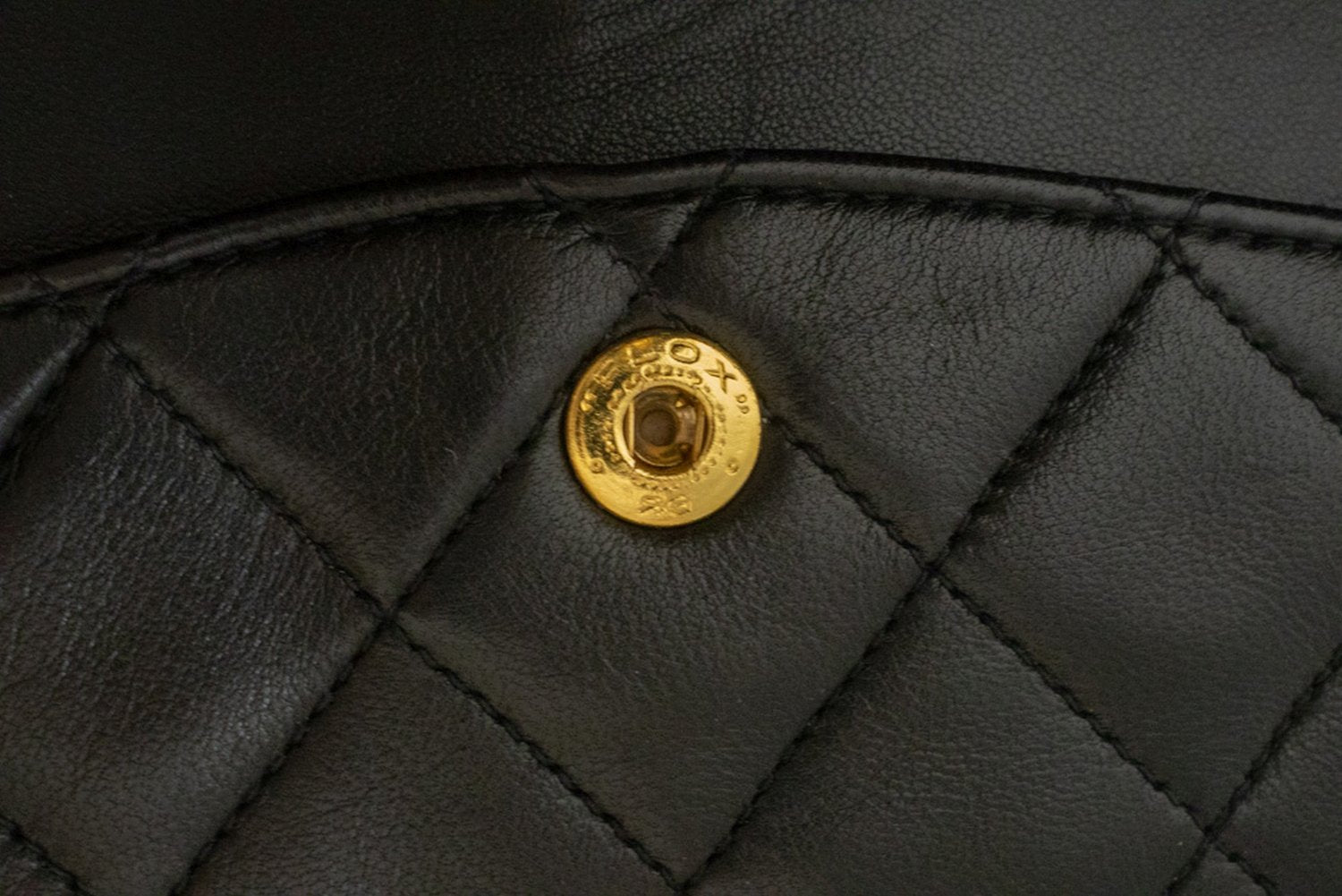 Sac à bandoulière CHANEL Classic Double Flap 10" à chaîne en agneau noir am1 hannari-shop
