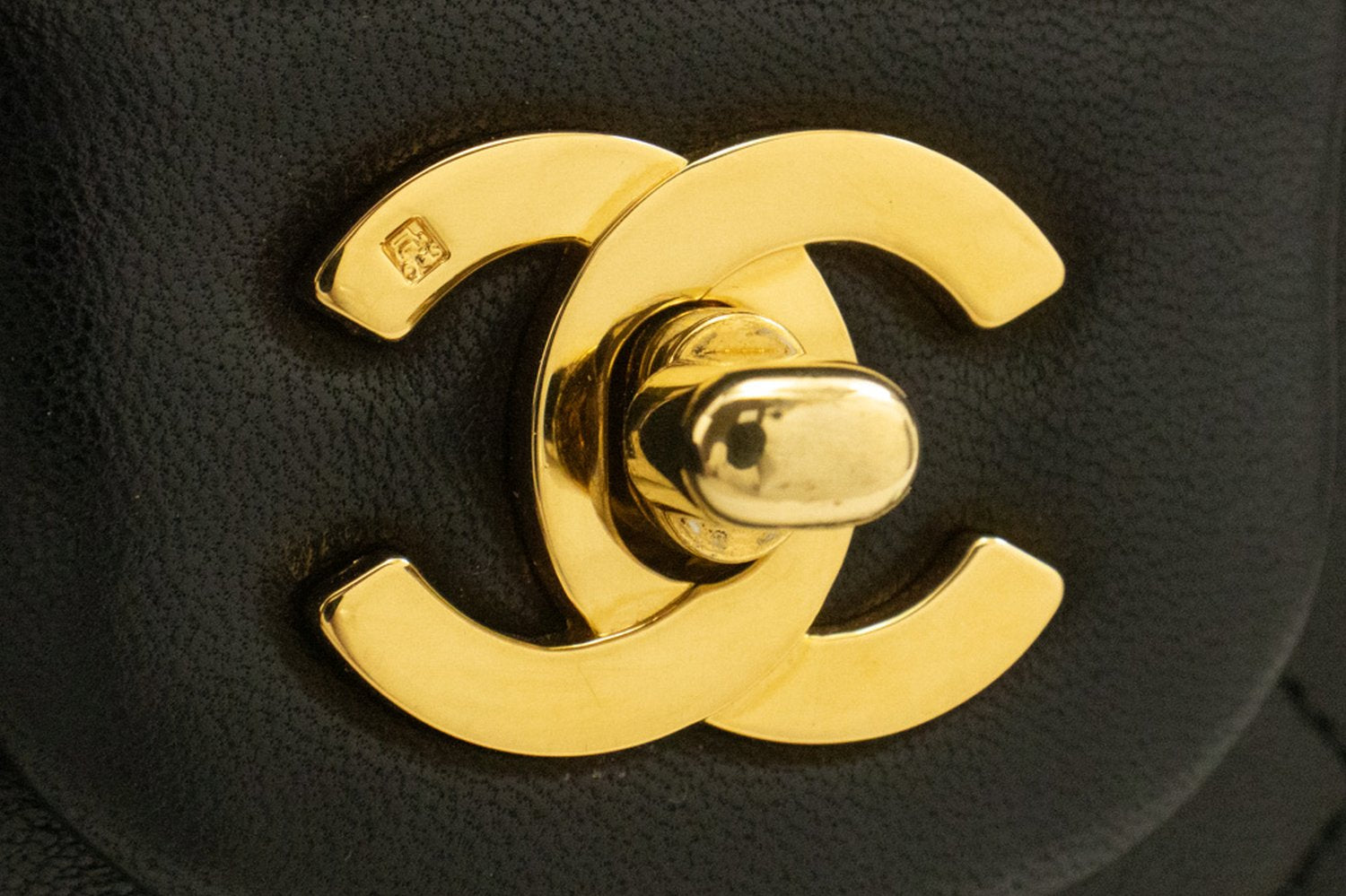 Sac à bandoulière CHANEL Classic Double Flap 10" en chaîne, noir, en agneau, ak7 hannari-shop