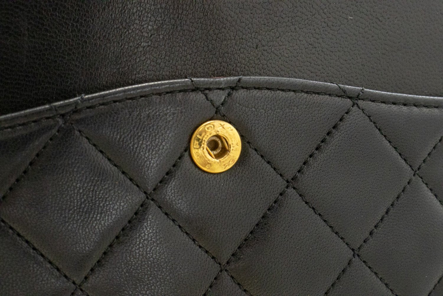 Sac à bandoulière CHANEL Classic Double Flap 10" en chaîne, noir, en agneau, ak7 hannari-shop