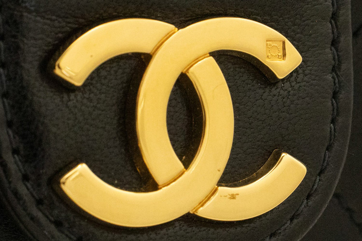 CHANEL Petit sac à bandoulière à chaîne pochette noir matelassé à rabat en agneau ao7 — intérieur hannari-shop