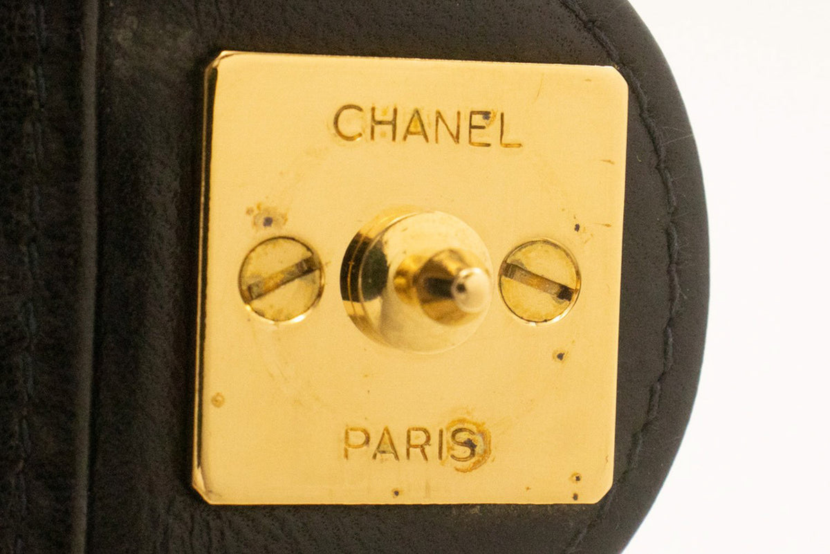 CHANEL Petit sac à bandoulière à chaîne pochette noir matelassé à rabat en agneau ao7 hannari-shop