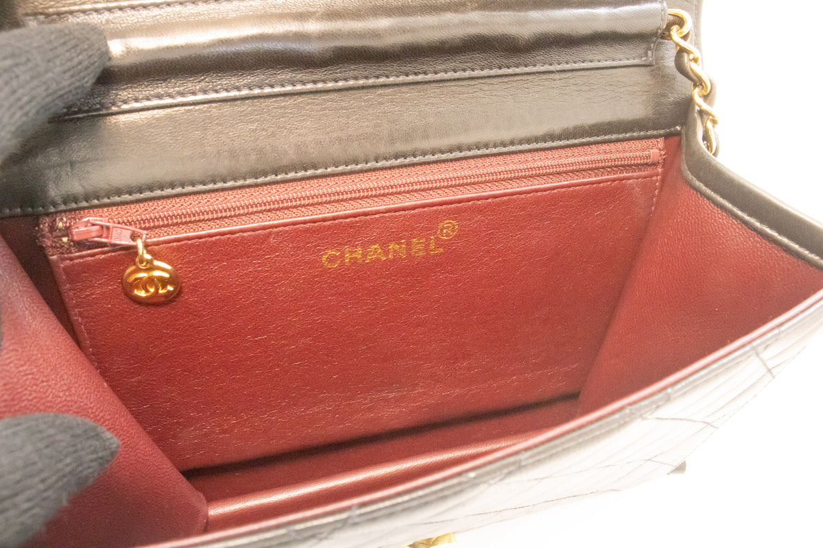 CHANEL Petit sac à bandoulière à chaîne pochette noir matelassé à rabat en agneau ao7 hannari-shop