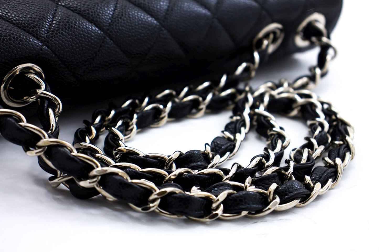 CHANEL Große klassische Handtasche Kette Umhängetasche Klappe Schwarz Kaviar g66