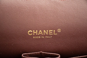 Τσάντα CHANEL Maxi Κλασική τσάντα ώμου με κοκκώδη δέρμα μοσχαριού με διπλή πτερύγια αλυσίδα j17