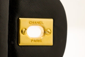 CHANEL 2.55 Τσάντα ώμου με μεσαία αλυσίδα με διπλό πτερύγιο Μαύρο δέρμα αρνιού h12