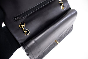 CHANEL Klassieke schoudertas met dubbele flap en ketting van 25 cm, zwart lamsleer k69