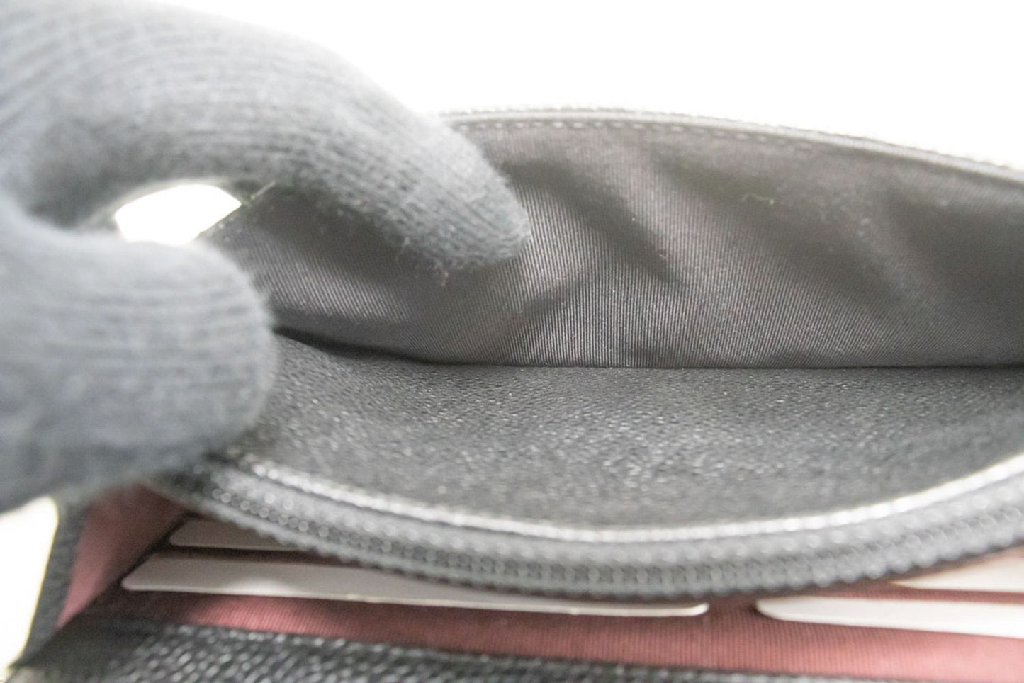 CHANEL Wallet On Chain WOC i kornet kalveskind, sort skuldertaske p60 hannari-shop