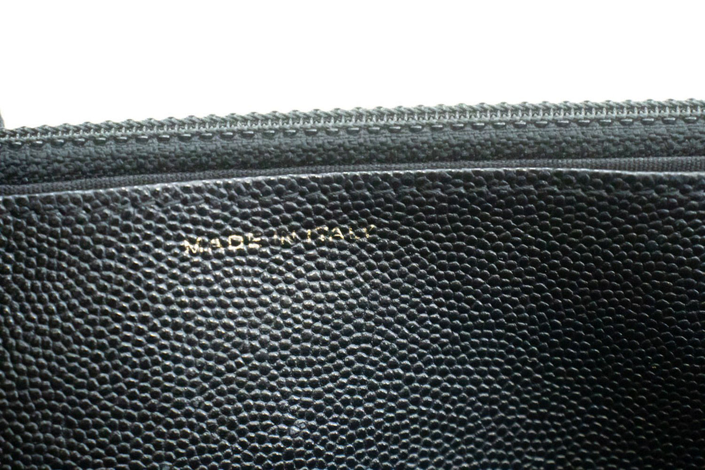 Portefeuille CHANEL Boy noir en veau grainé avec chaîne WOC sac à rabat p66 hannari-shop