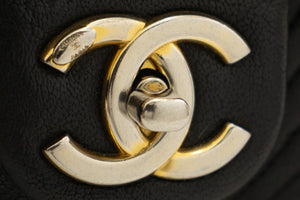 Borsa a tracolla Chanel con catena in pelle con punto a V e patta singola opaca k59