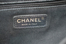 Chanel Chevron V-Stitch Sac à bandoulière en cuir avec chaîne à rabat simple Mat k59
