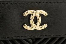 Πορτοφόλι CHANEL V-Stitch Lambskin On Chain WOC Τσάντα με διπλή αλυσίδα με φερμουάρ L14