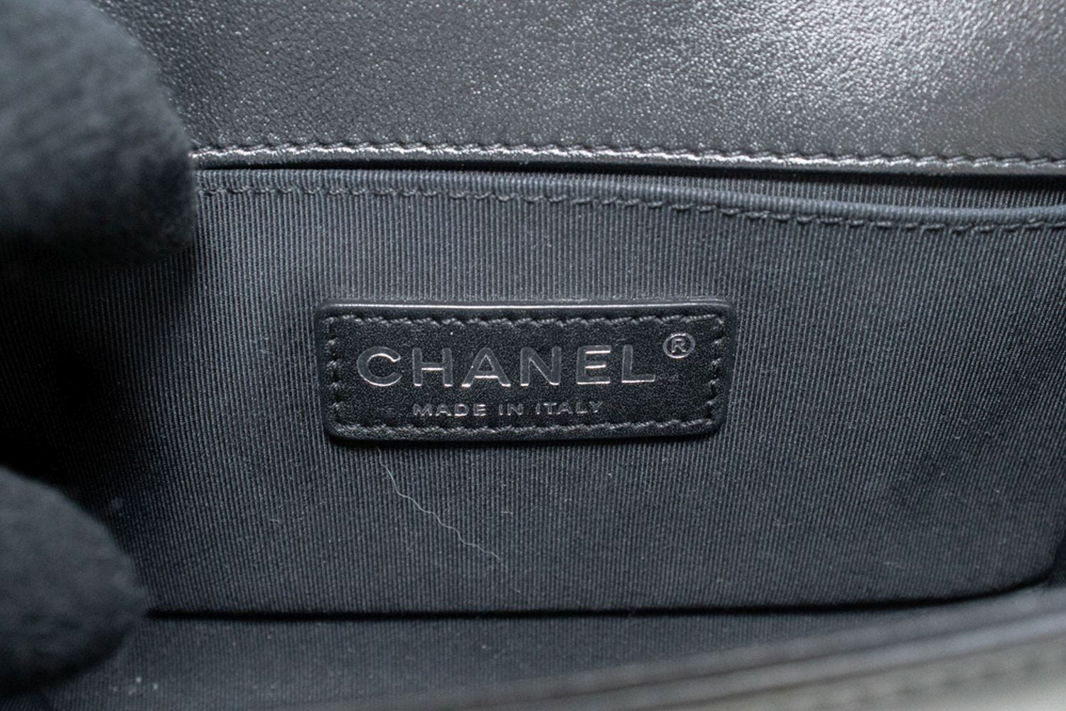 CHANEL Small Boy Chain Skuldertaske Sort Quiltet Klap Kalveskind p93 hannari-shop
