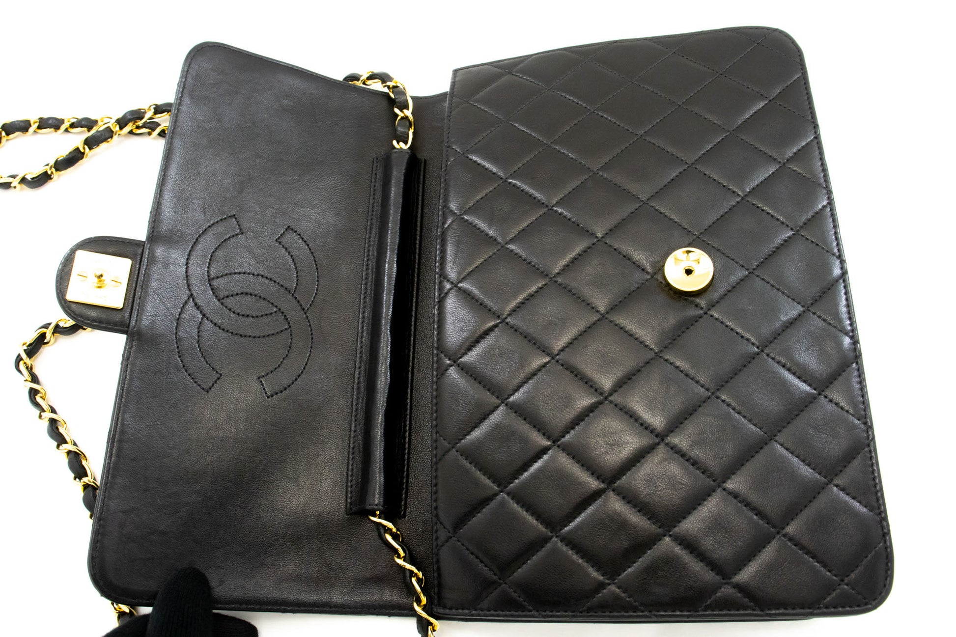 Sac à bandoulière chaîne CHANEL Pochette noire matelassée en agneau rabat portefeuille p42 hannari-shop
