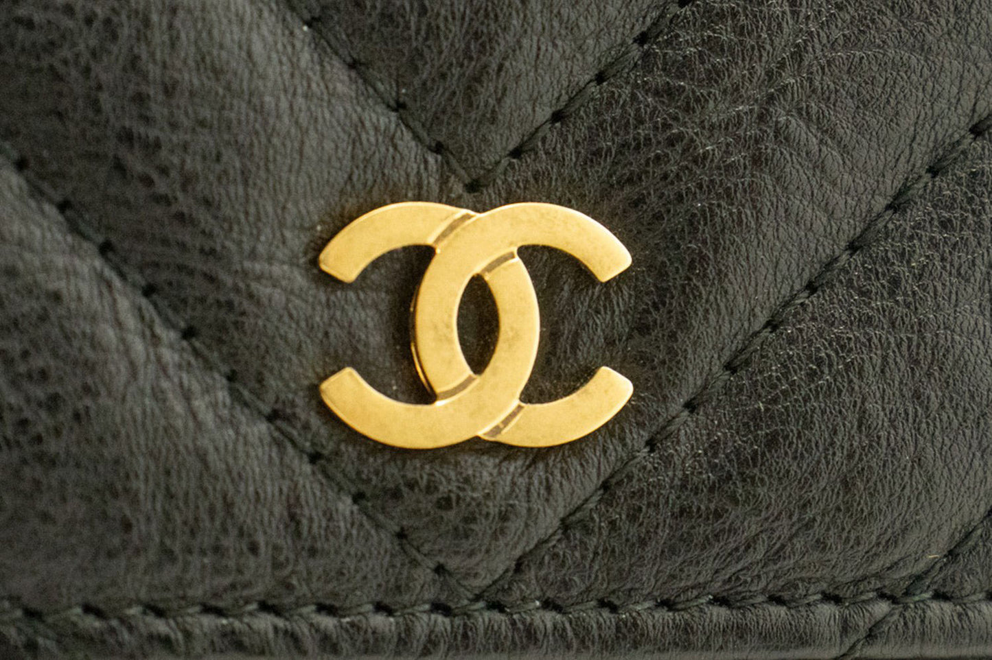 CHANEL V-Stitch kalveskind Wallet On Chain WOC skuldertaske med kæde ab2 hannari-shop