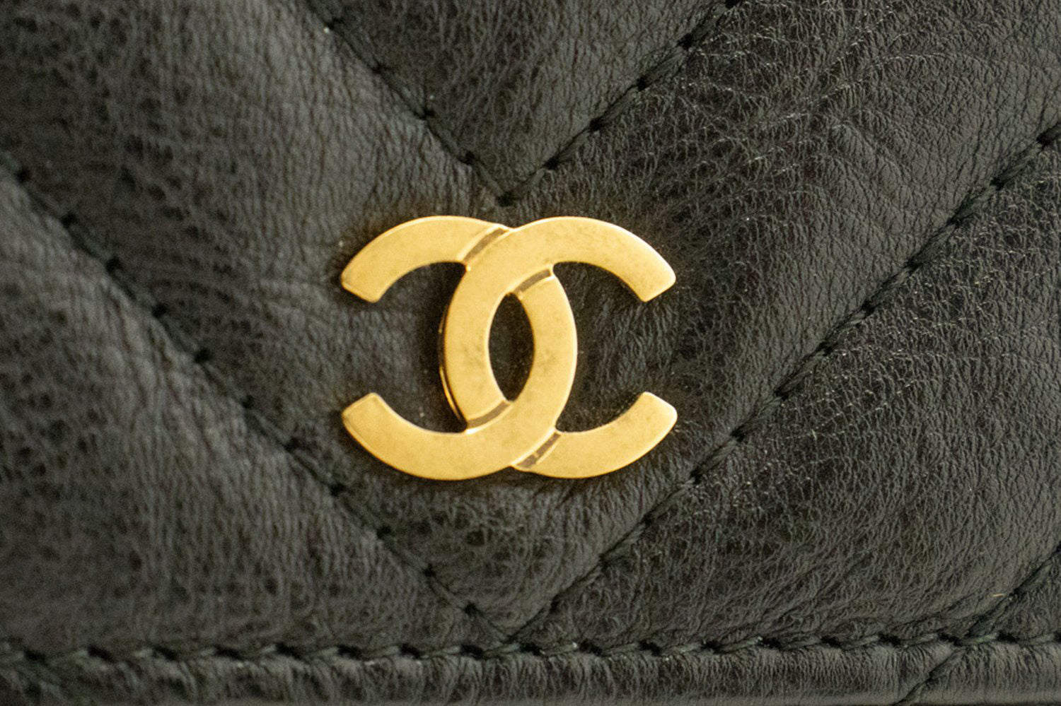 CHANEL V-Stitch kalveskind Wallet On Chain WOC skuldertaske med kæde ab2 hannari-shop