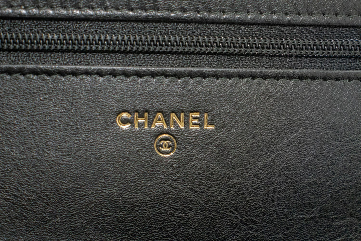 CHANEL V-Stitch kalveskind Wallet On Chain WOC skuldertaske med kæde ab2 hannari-shop