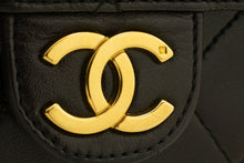 CHANEL Petit sac à bandoulière en chaîne Pochette en cuir d'agneau à rabat matelassé noir L81