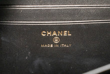 Τσάντα ώμου με αλυσίδα CHANEL Micro Caviar Grained Calfskin Chain Black Zip L82