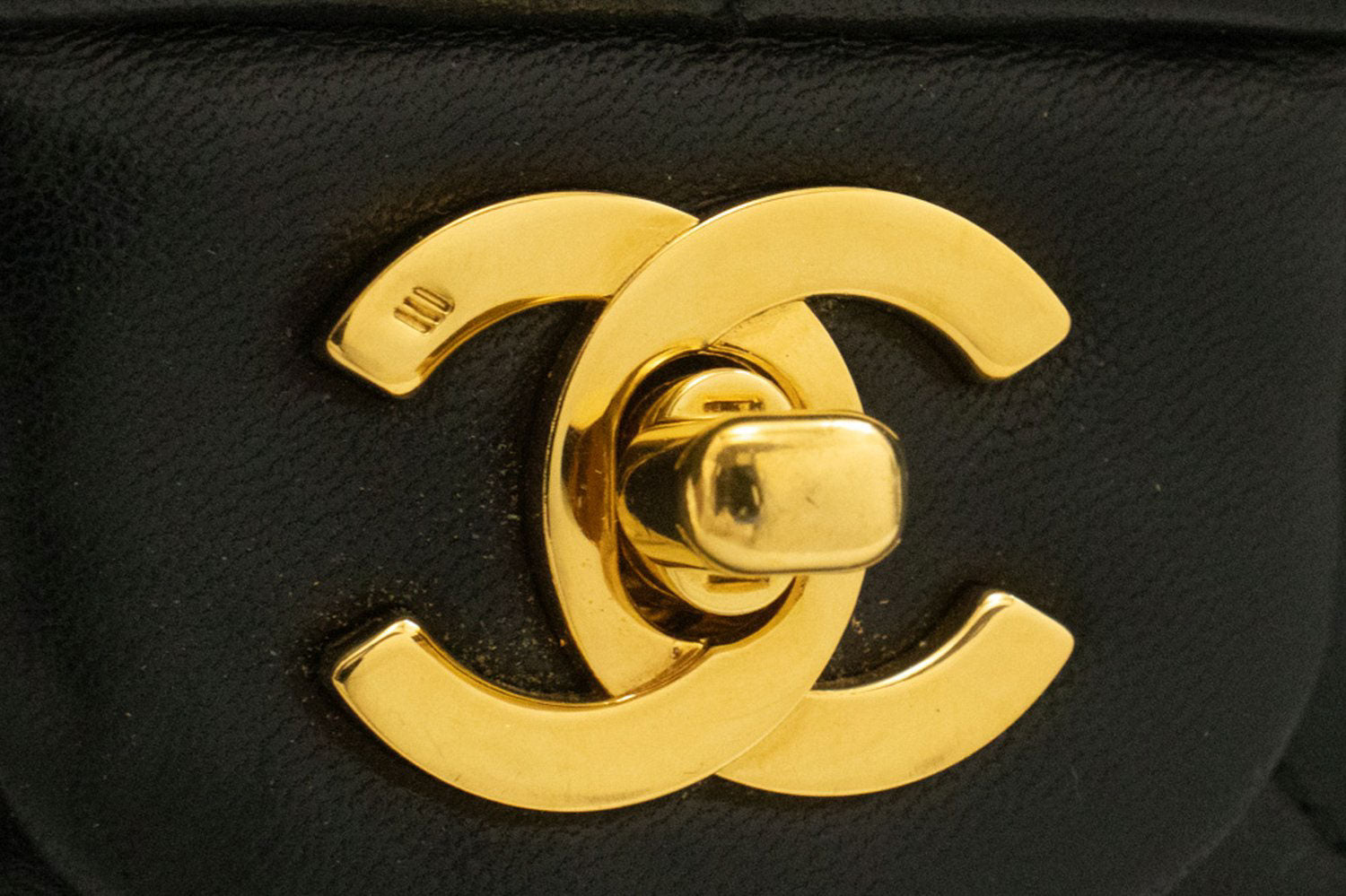 Sac à bandoulière CHANEL Classic Double Flap 10" en agneau noir avec chaîne ag1 hannari-shop