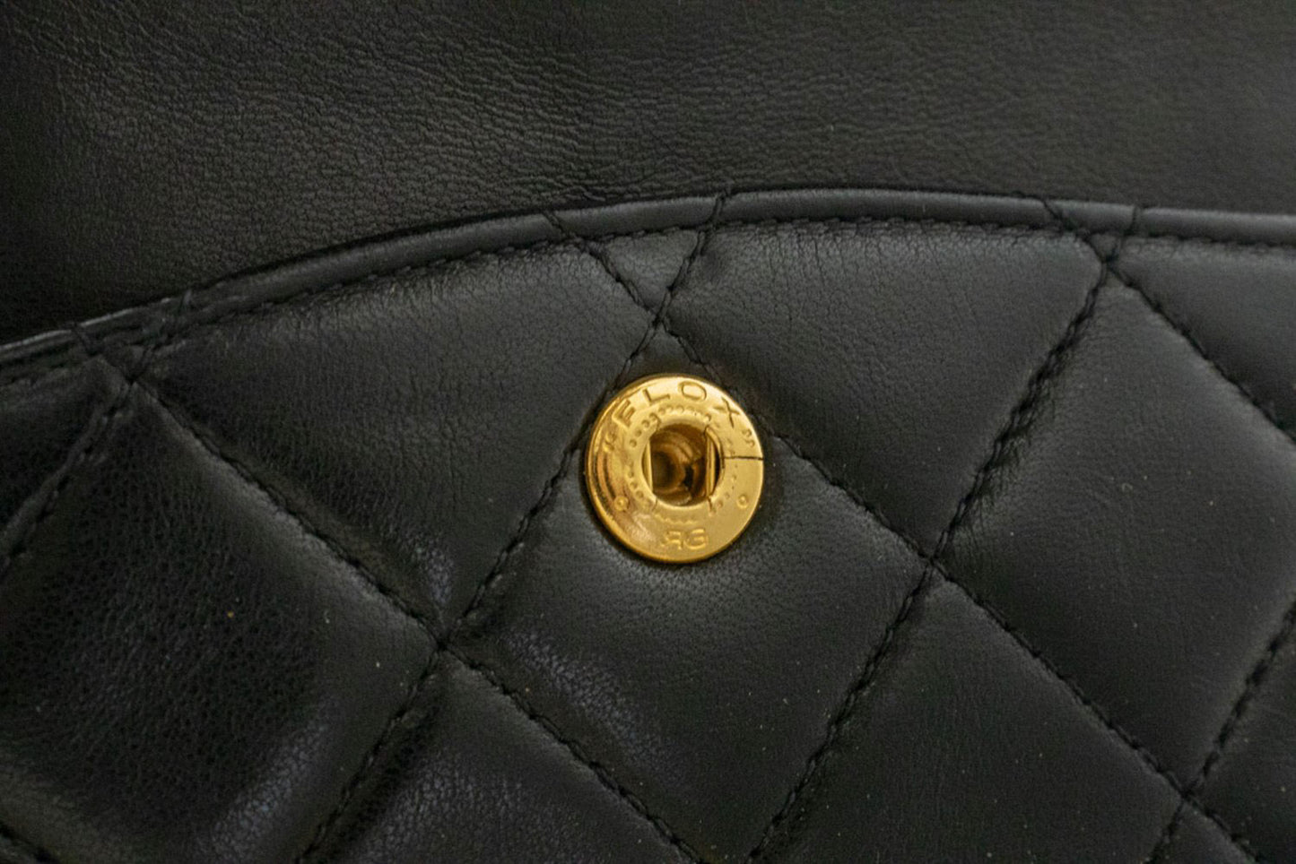 Sac à bandoulière CHANEL Classic Double Flap 10" en agneau noir avec chaîne ag1 hannari-shop
