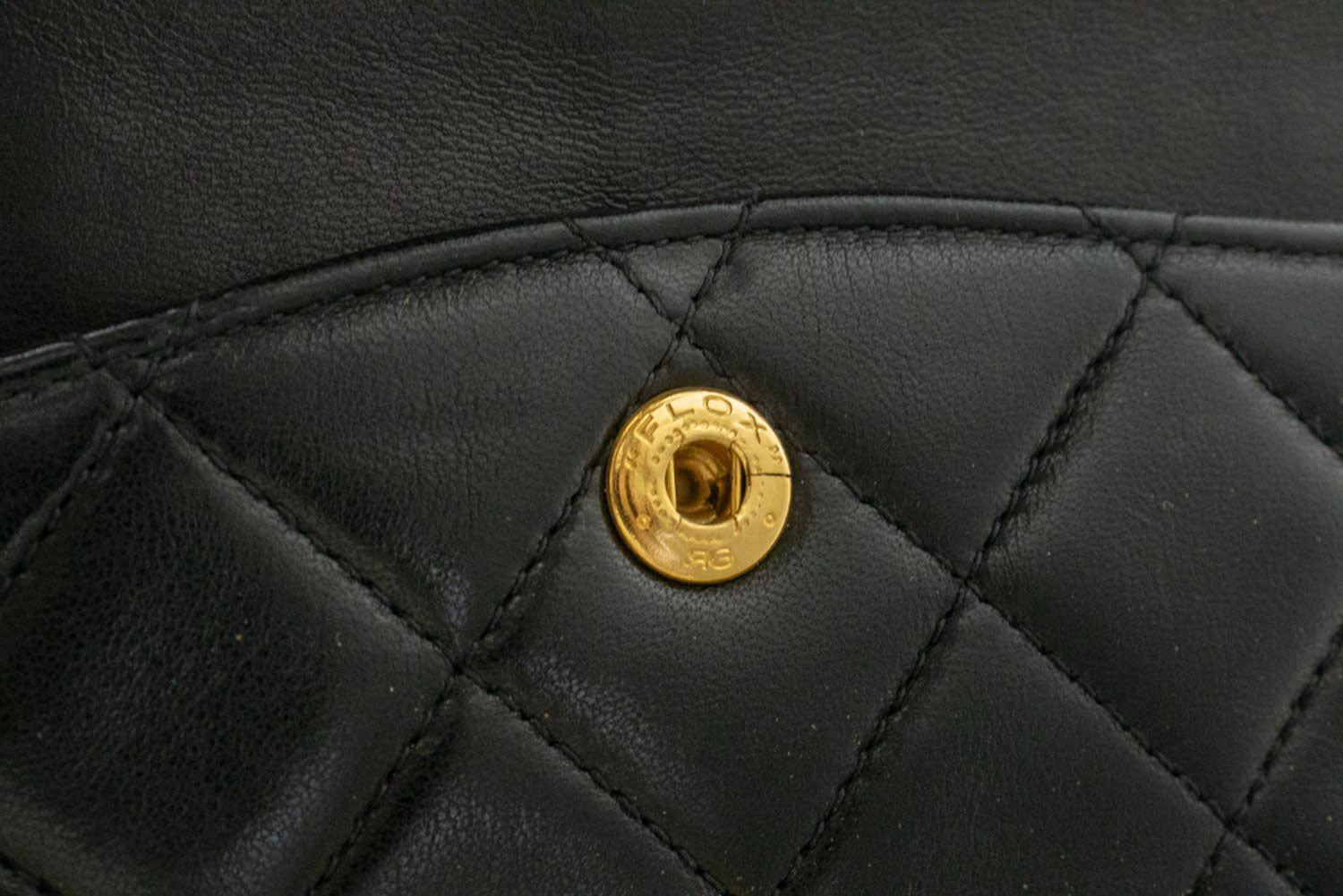 Sac à bandoulière CHANEL Classic Double Flap 10" en agneau noir avec chaîne ag1 hannari-shop