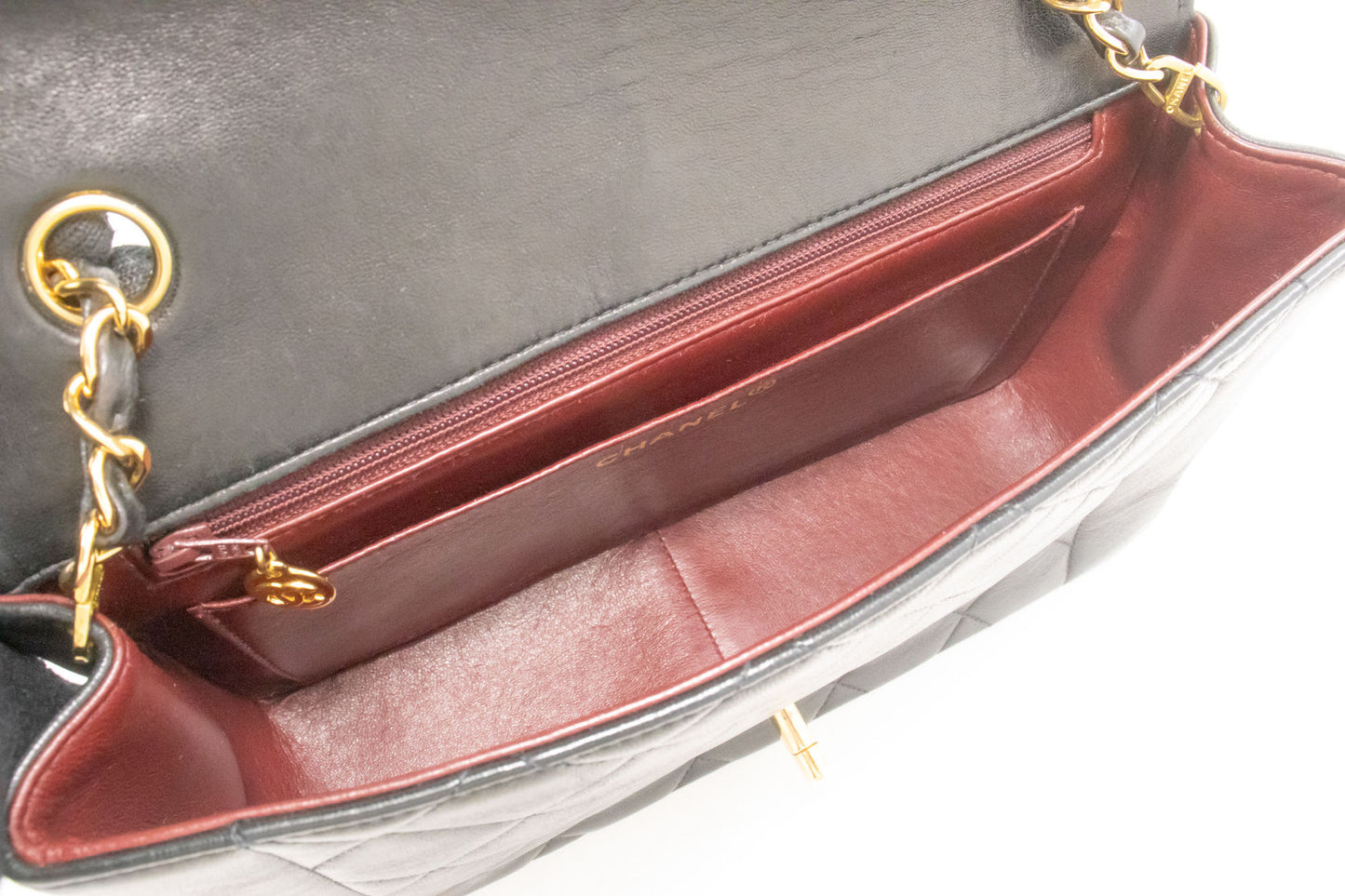 Sac à bandoulière matelassé CHANEL Diana Flap en agneau noir ah2 hannari-shop