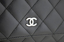 Μαύρο κλασικό πορτοφόλι CHANEL σε αλυσίδα WOC Shoulder Bag Lambskin L75