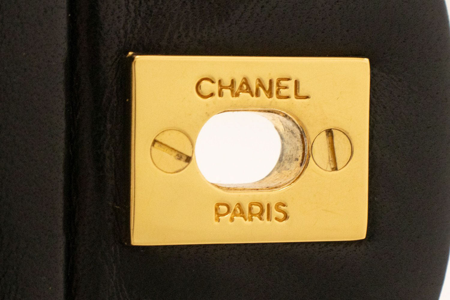 Borsa a spalla CHANEL Classic Double Flap 9" con catena in pelle di agnello nera aj4 hannari-shop