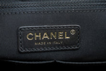 CHANEL Drawstring Chain Shoulder Bag Black Quilted Lambskin Purse p11 hannari-shop