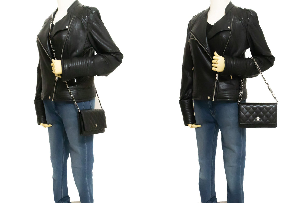 CHANEL Black Classic Wallet On Chain WOC Shoulder Bag Lambskin ap5 — porté sur mannequin hannari-shop