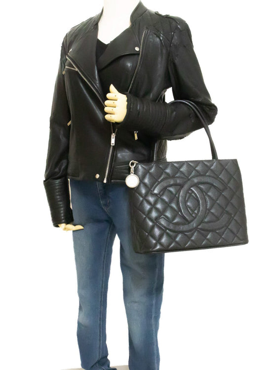 CHANEL Silver Medallion Grained Calfskin Leather Shoulder Bag ap3 — on mannequin hannari-shop