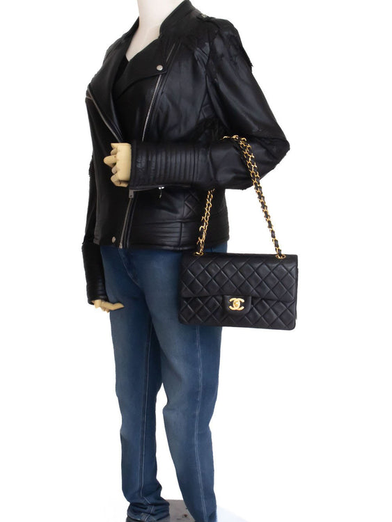 CHANEL Classic Double Flap 9" skuldertaske med kæde i sort lammeskind aj7 hannari-shop