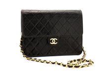 CHANEL Taška přes rameno s malou řetězovou spojkou, černá prošívaná klopa, jehněčí kůže d22 hannari-shop