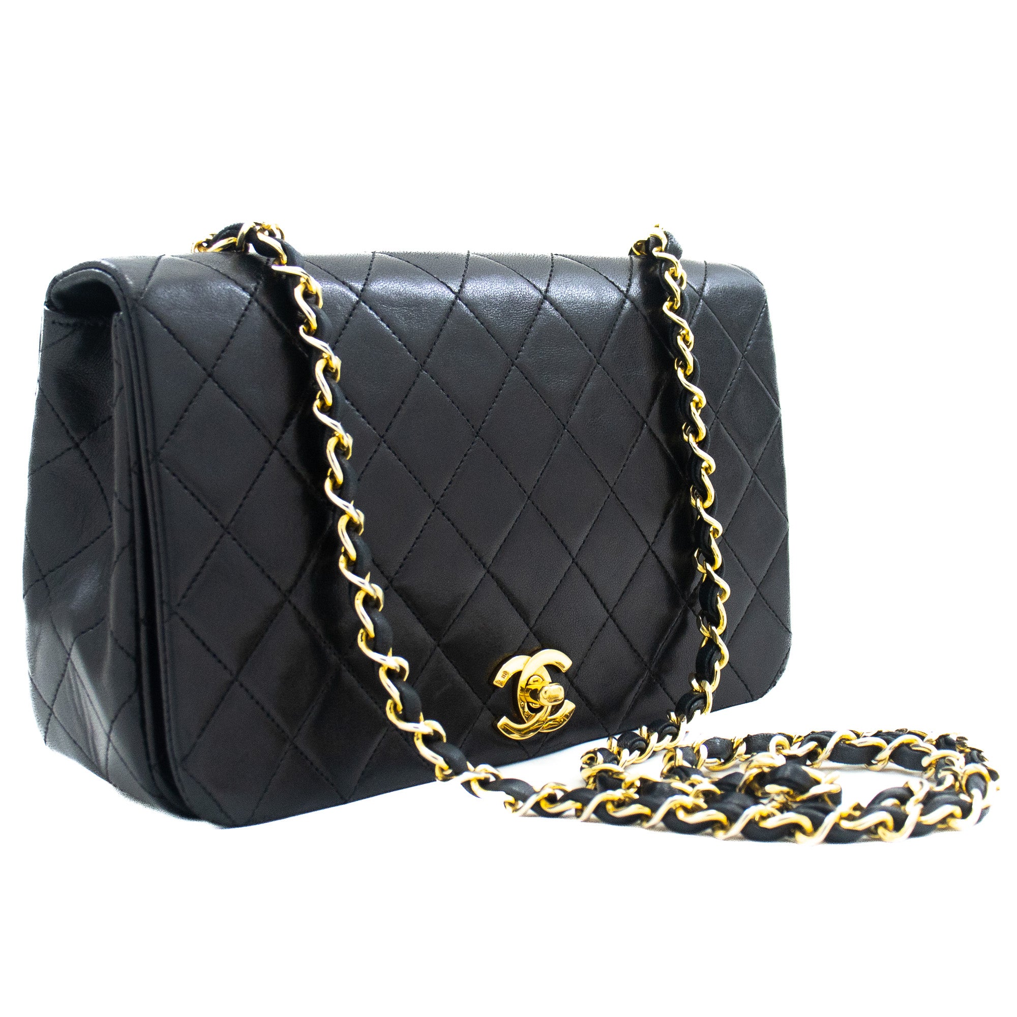 Scalloped Flap Crossbody Bag with Bead Chain(Black)