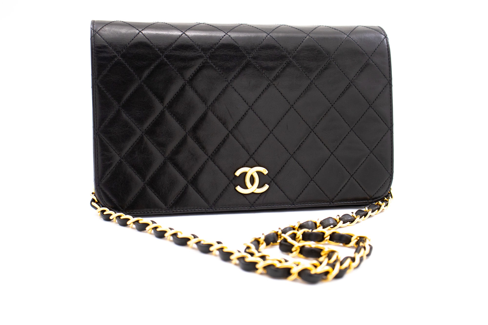 CHANEL Kleine Kette Umhängetasche Clutch Schwarz Gesteppte Klappe Lammfell  Leder ref.905604 - Joli Closet