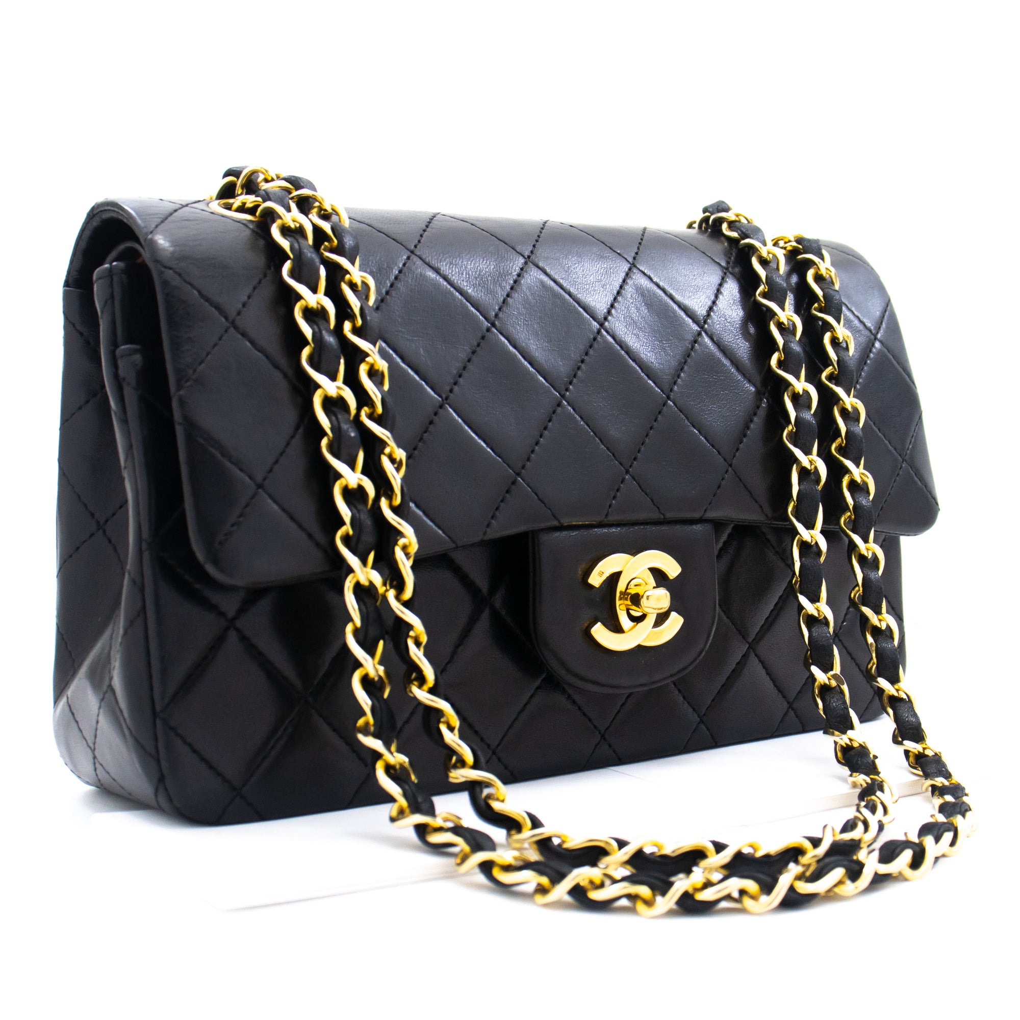 Chanel gold chain medium classic flap lambskin, Luxury, Bags & Wallets on  Carousell