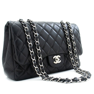 CHANEL klasszikus nagy 11"-es láncos válltáska füles fekete báránybőr L10 hannari-shop