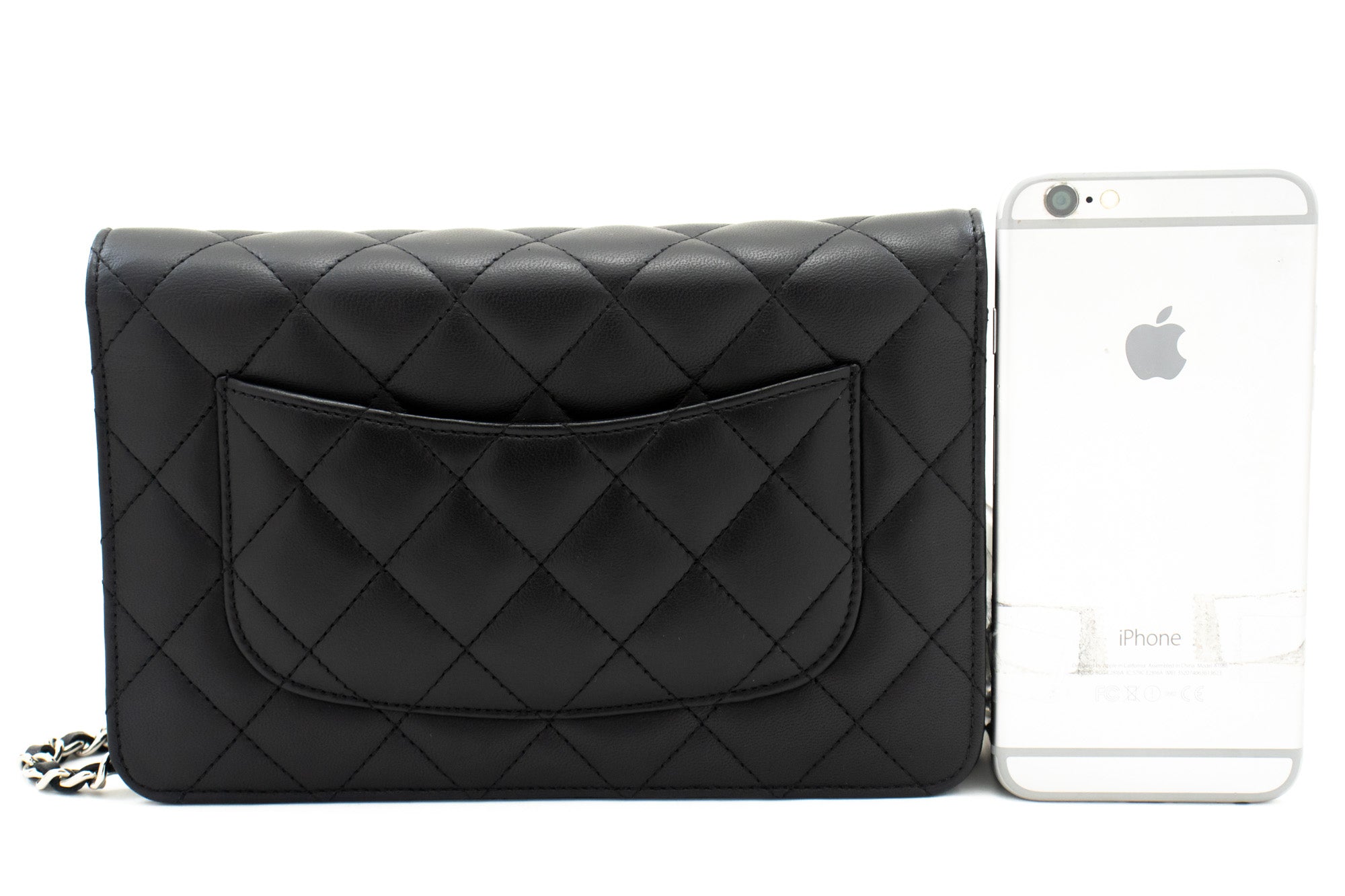 Wallet on chain leather clutch bag Chanel Black in Leather - 34307637